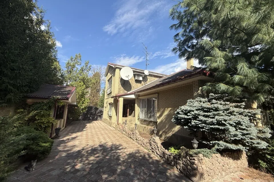 Продаётся 2-этажный дом, 220 м²