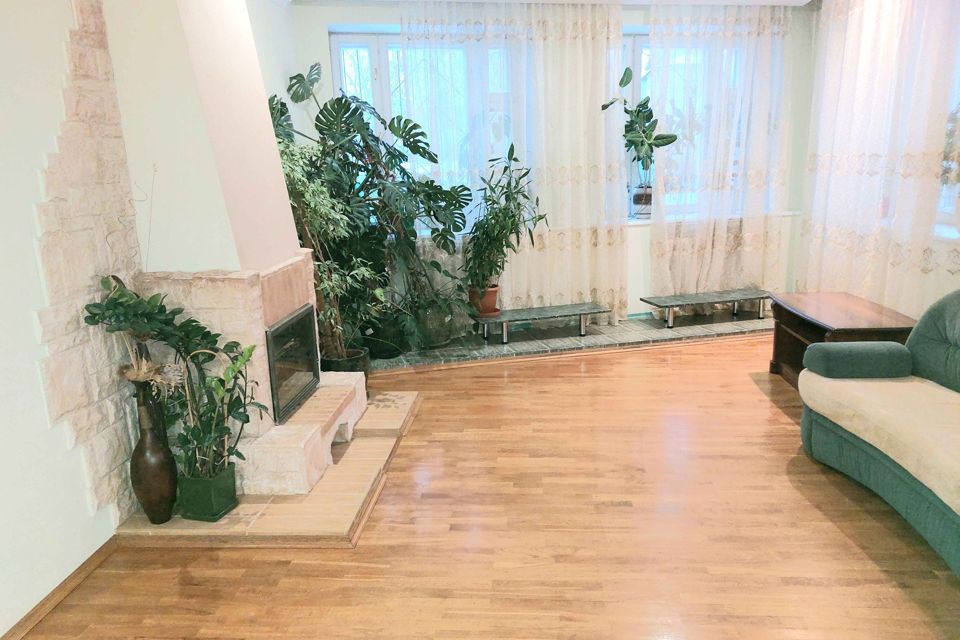 Сдаётся 3-комнатная квартира, 128 м²
