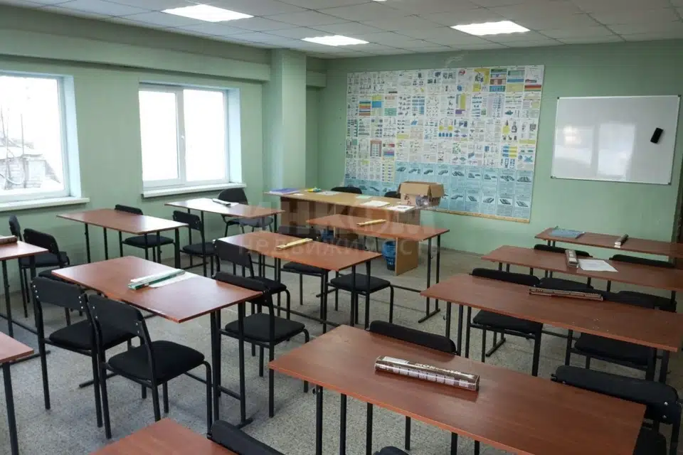 Продаётся помещение своб. назначения, 1661 м²