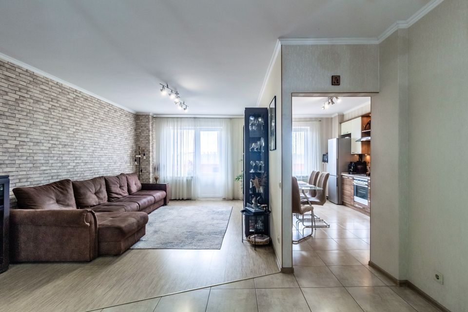 Продаётся 3-комнатная квартира, 105.1 м²