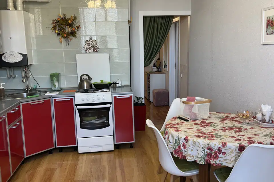 Продаётся 1-комнатная квартира, 56 м²