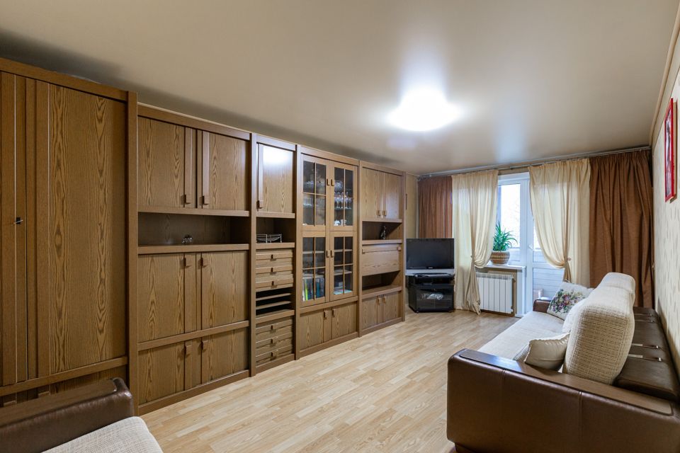 Продаётся 3-комнатная квартира, 57.6 м²
