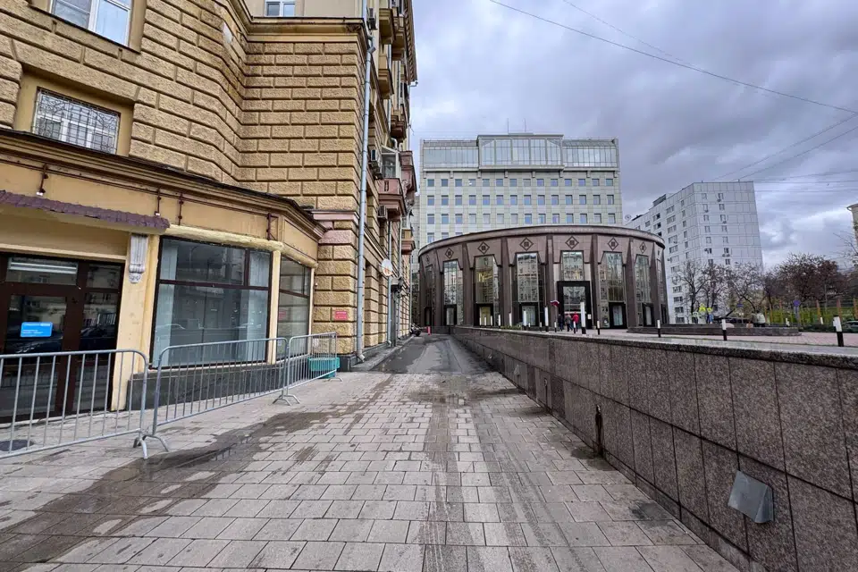 Продаётся 3-комнатная квартира, 106 м²