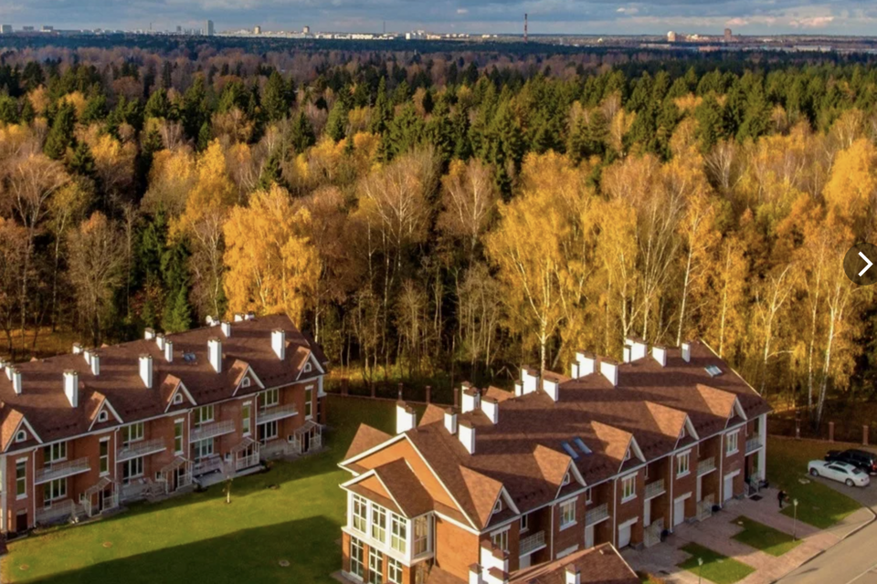 Продаётся таунхаус, 3-эт., 221 м²
