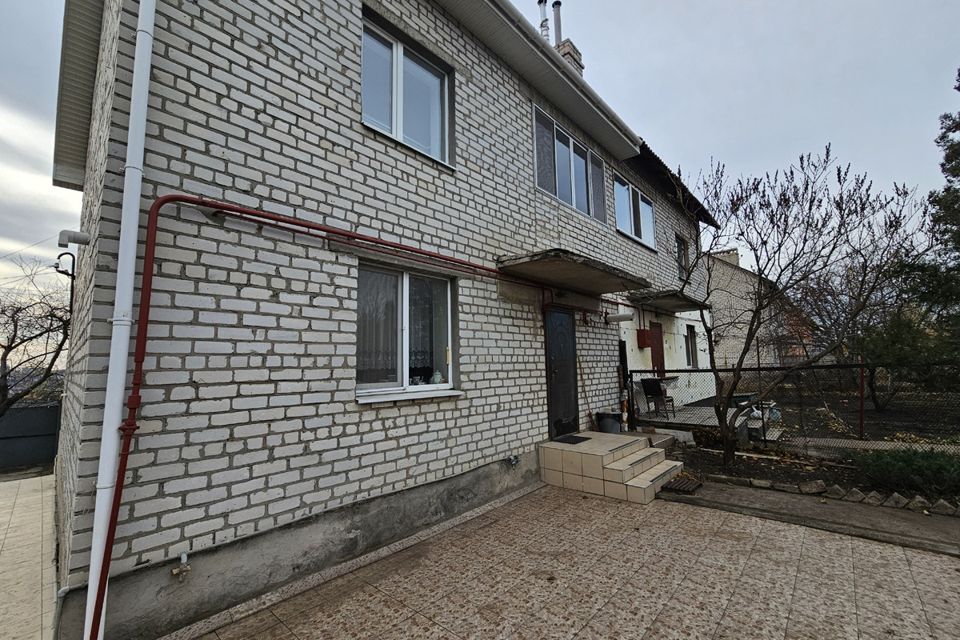 Продаётся 2-этажный дом, 165 м²