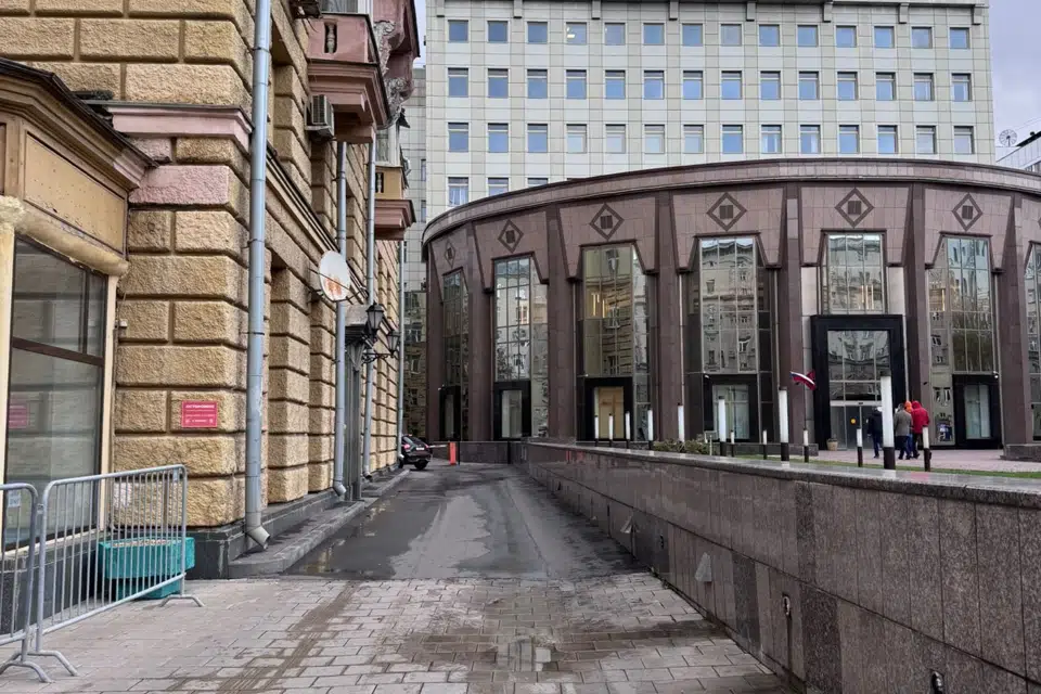 Продаётся 3-комнатная квартира, 106 м²
