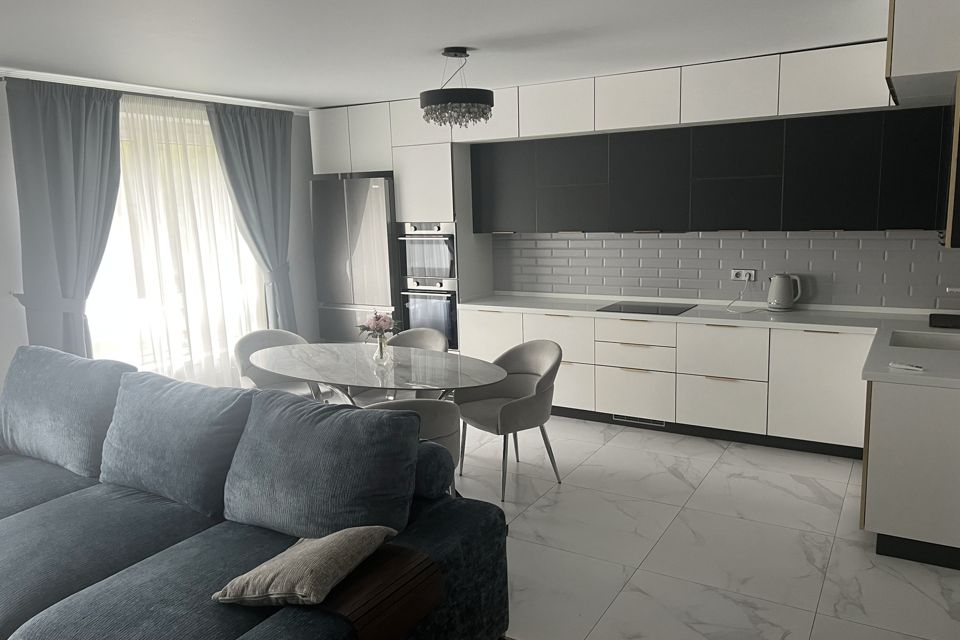 Продаётся 3-комнатная квартира, 120.6 м²