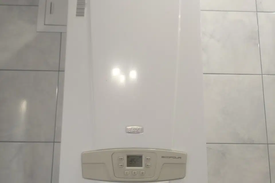 Продаётся 4-комнатная квартира, 70 м²