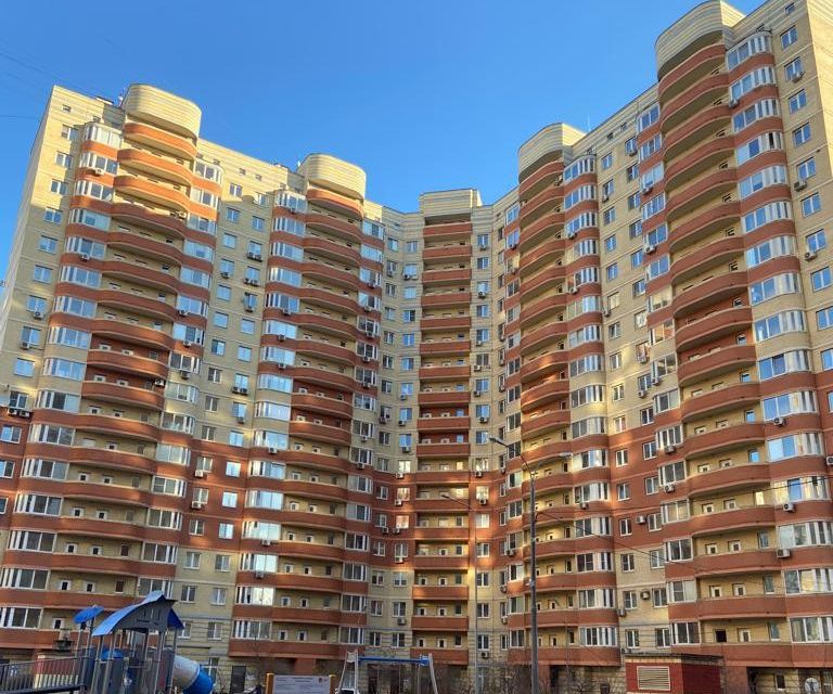 Продаётся 1-комнатная квартира, 42.8 м²