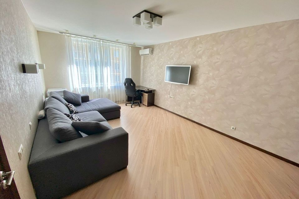 Продаётся 2-комнатная квартира, 100 м²