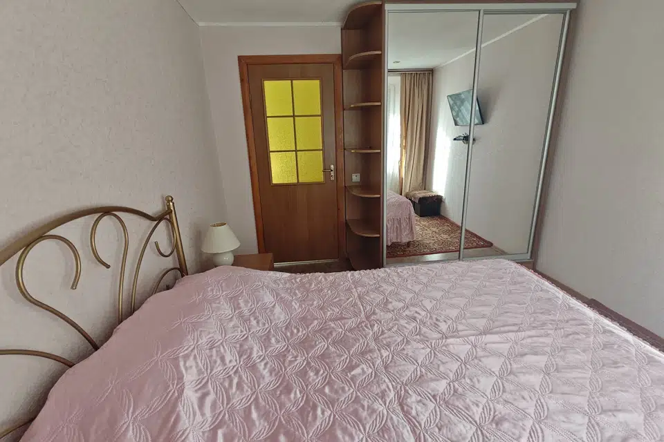 Продаётся 4-комнатная квартира, 61.2 м²