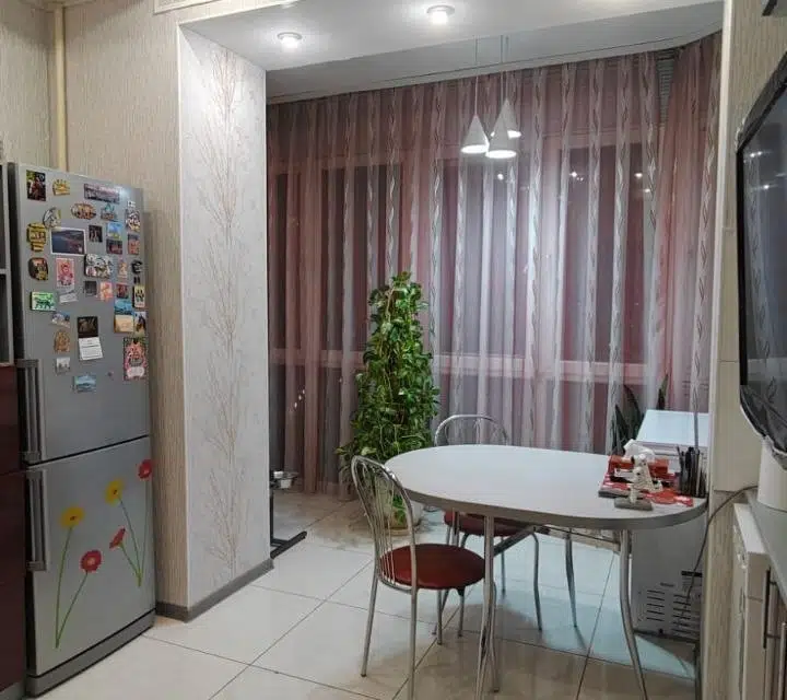 Продаётся 3-комнатная квартира, 93.7 м²