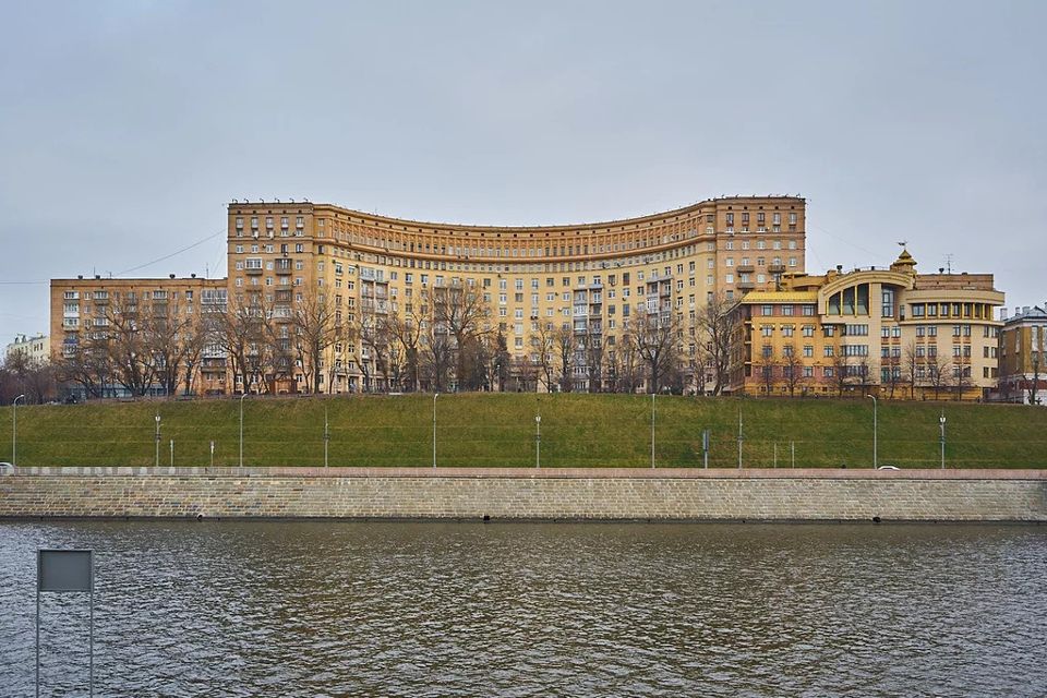 Продаётся 4-комнатная квартира, 105.5 м²