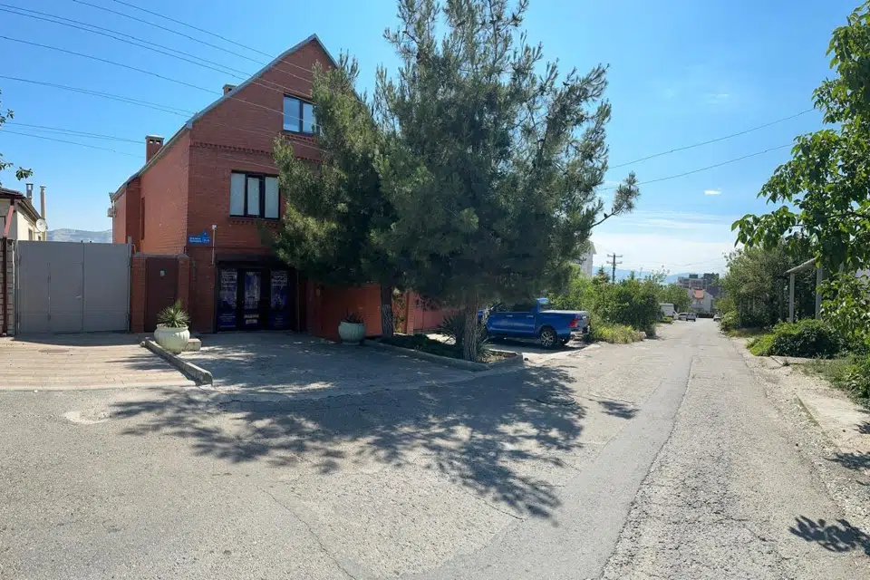 Продаётся 4-этажный дом, 256.5 м²
