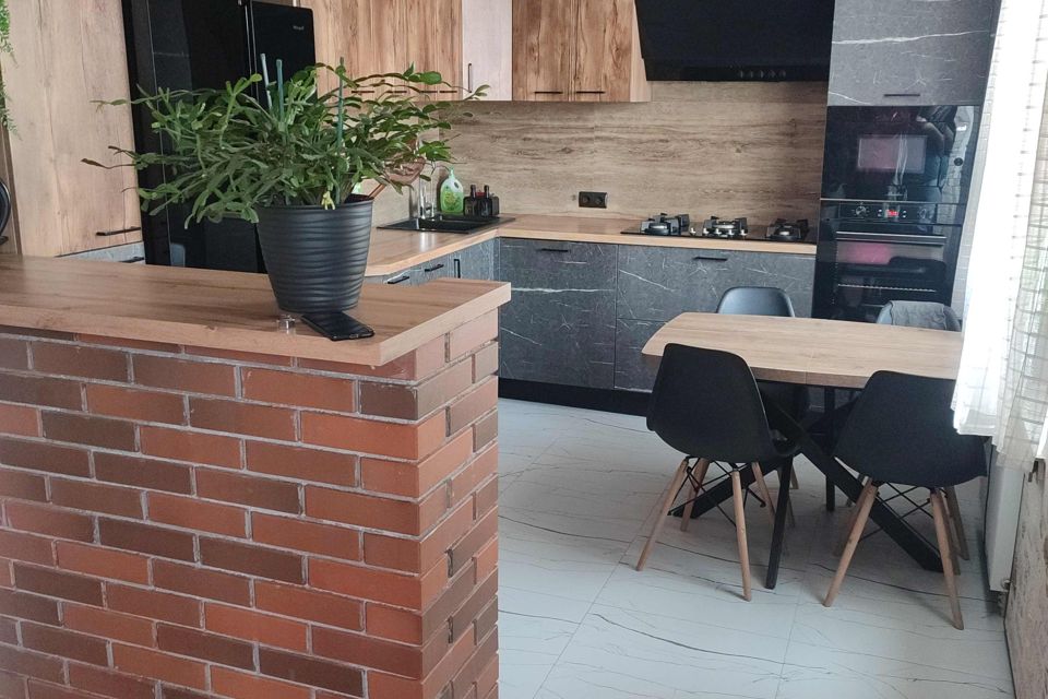 Продаётся 4-комнатная квартира, 94 м²