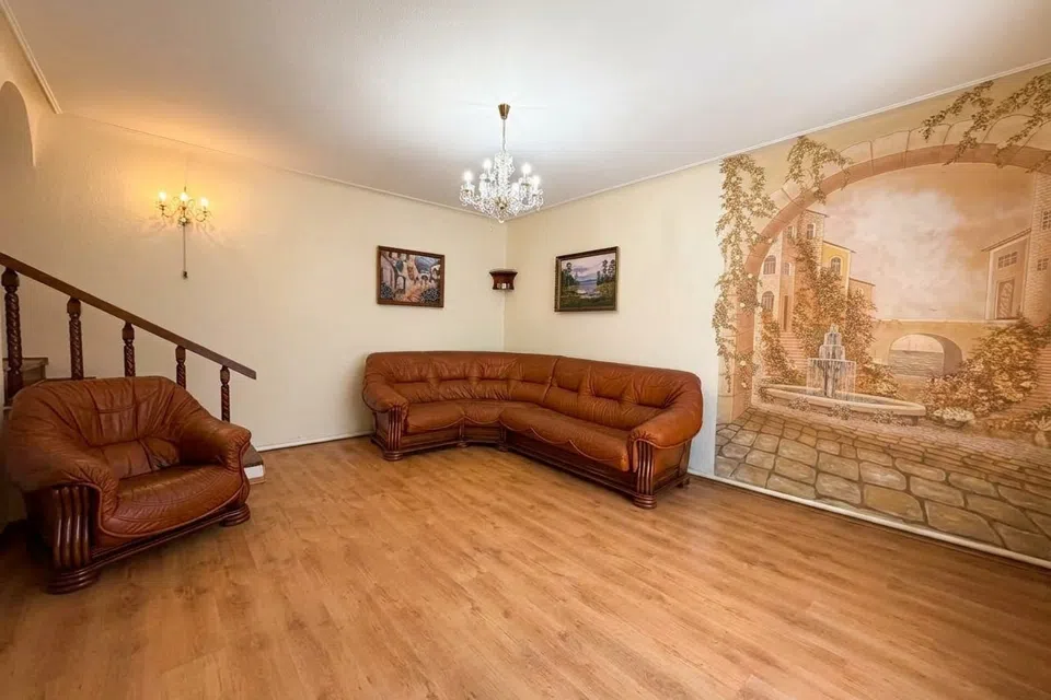 Продаётся 2-этажный дом, 140 м²