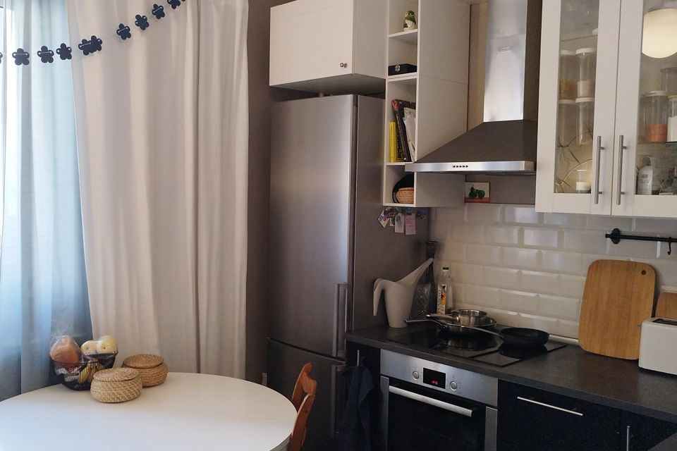 Продаётся 1-комнатная квартира, 42.4 м²