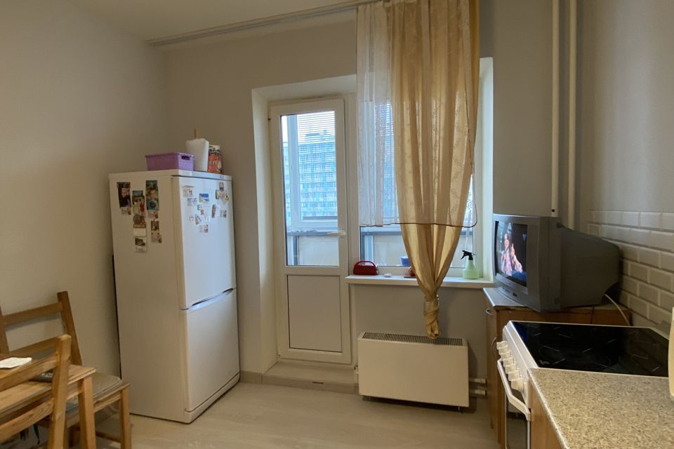 Продаётся 1-комнатная квартира, 42 м²