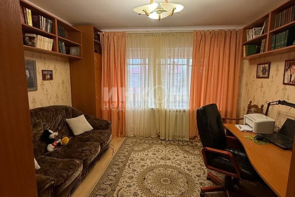 Продаётся 2-этажный дом, 300 м²