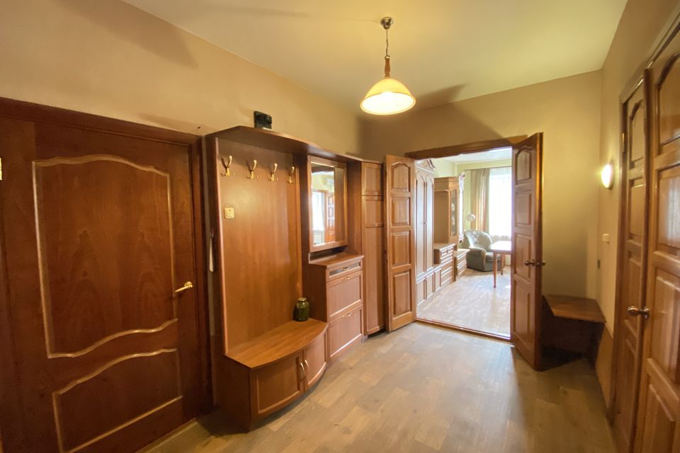Продаётся 4-комнатная квартира, 91 м²