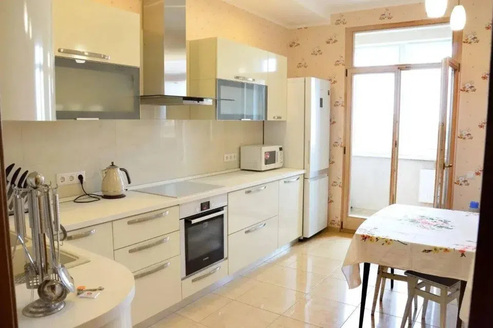 Продаётся 2-комнатная квартира, 82.6 м²