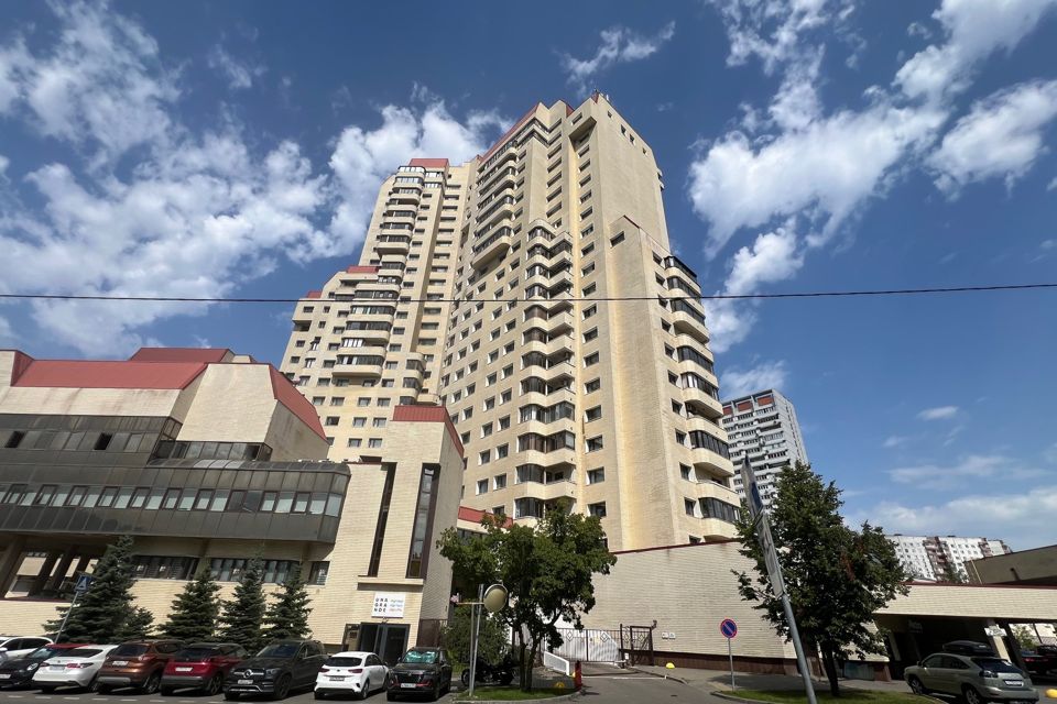 Продаётся 4-комнатная квартира, 150 м²