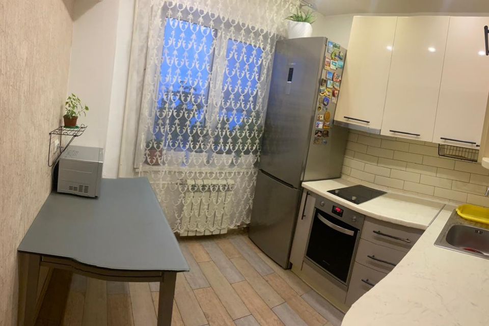 Продаётся 4-комнатная квартира, 57.9 м²