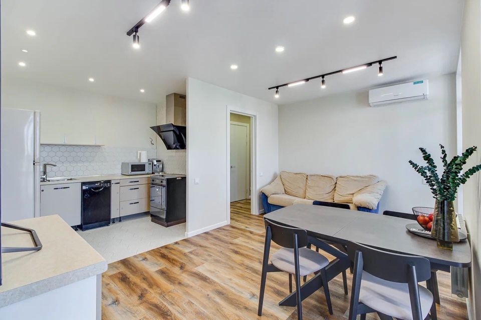 Продаётся 3-комнатная квартира, 69.8 м²