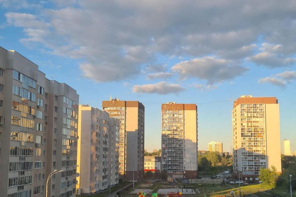 Сдаётся 2-комнатная квартира, 65 м²