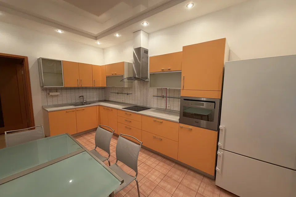 Продаётся 2-комнатная квартира, 74 м²