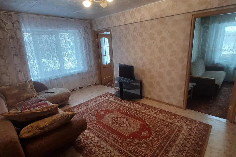 Продаётся 4-комнатная квартира, 59.3 м²
