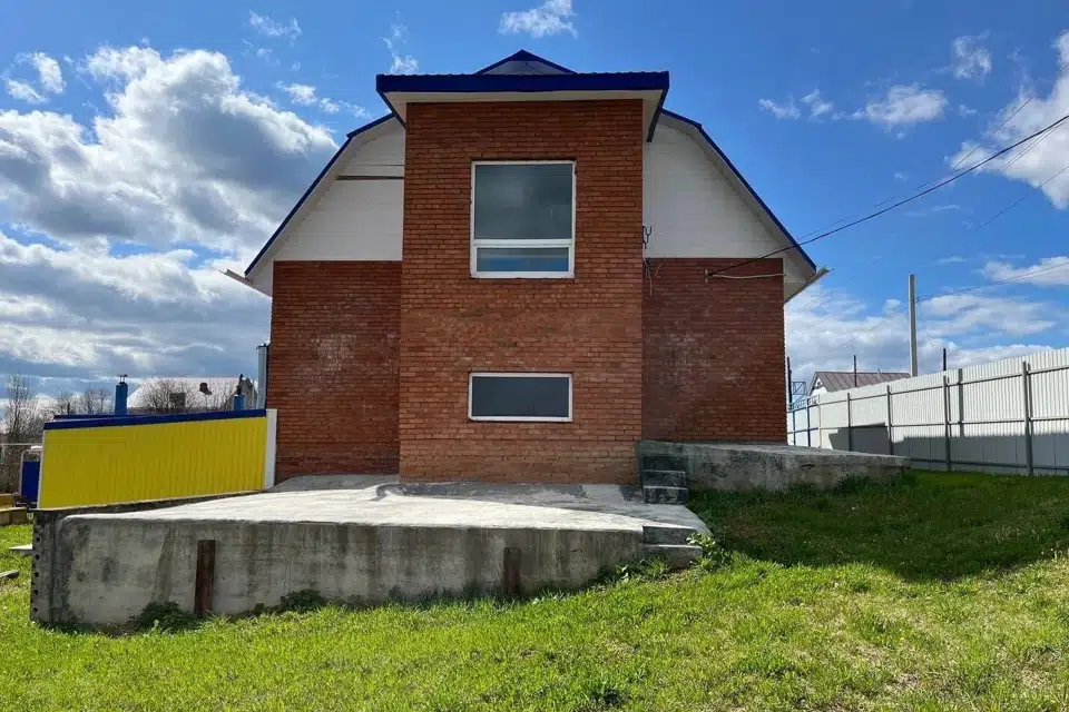 Продаётся 2-этажный дом, 176 м²