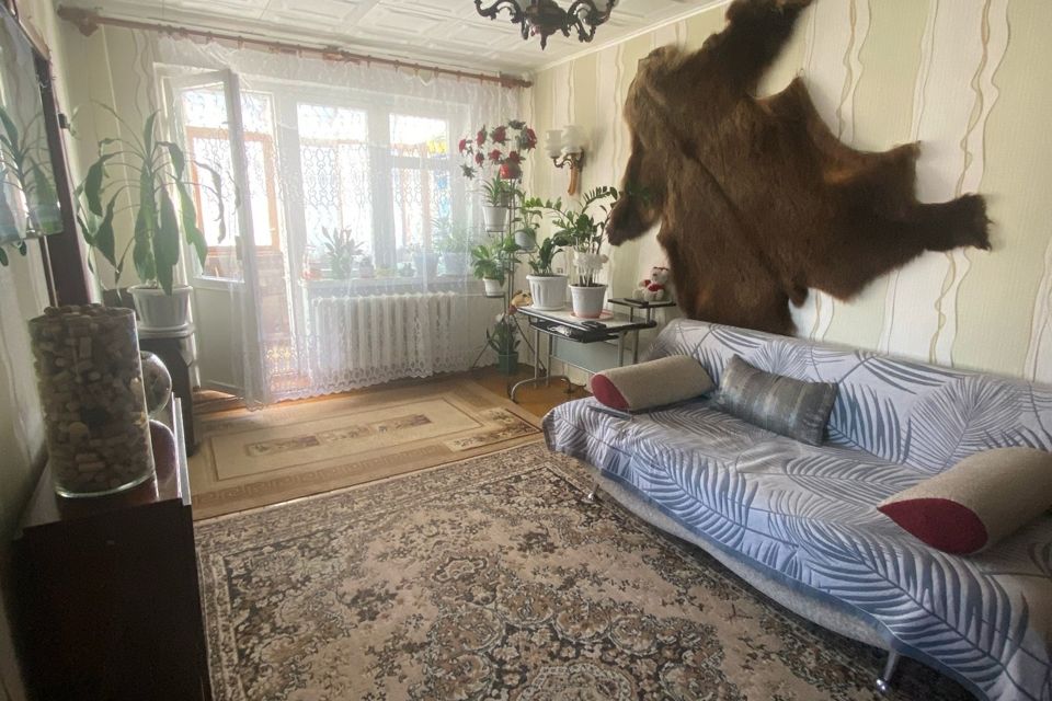 Продаётся 4-комнатная квартира, 60.4 м²