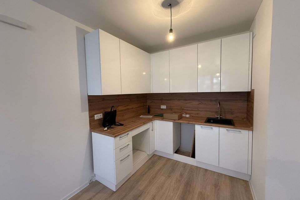 Продаётся 1-комнатная квартира, 42 м²