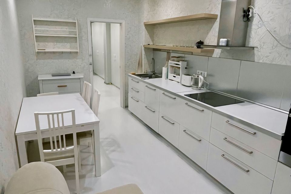 Продаётся 1-комнатная квартира, 55.6 м²