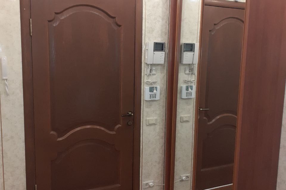Продаётся 3-комнатная квартира, 102 м²