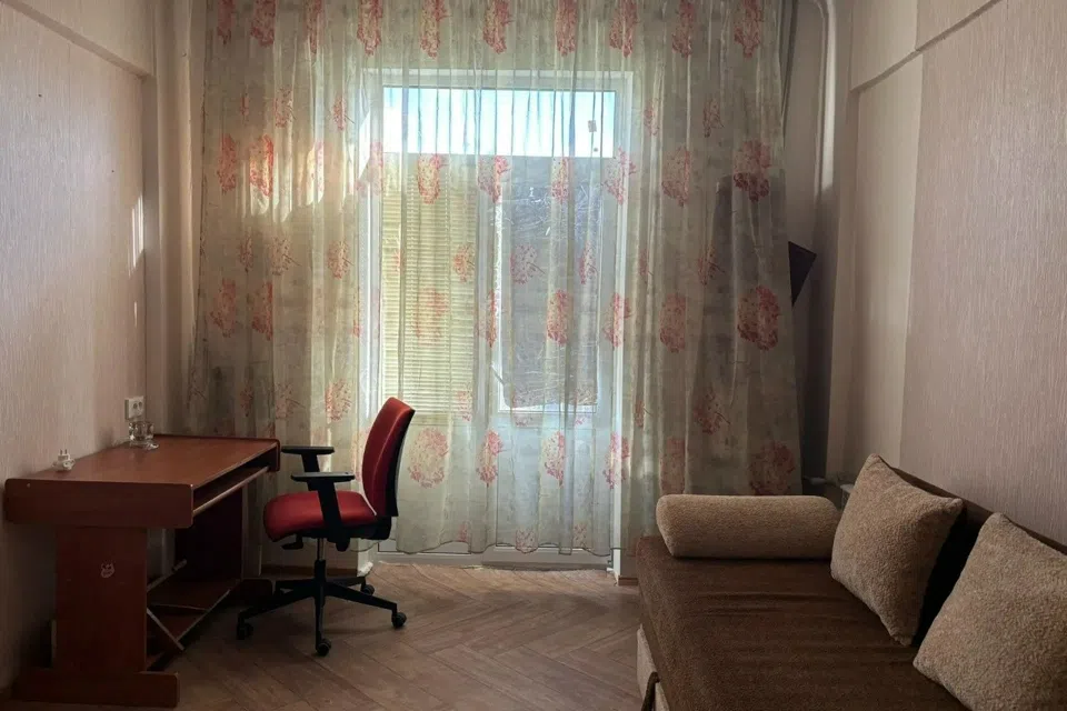 Продаётся 3-комнатная квартира, 56 м²