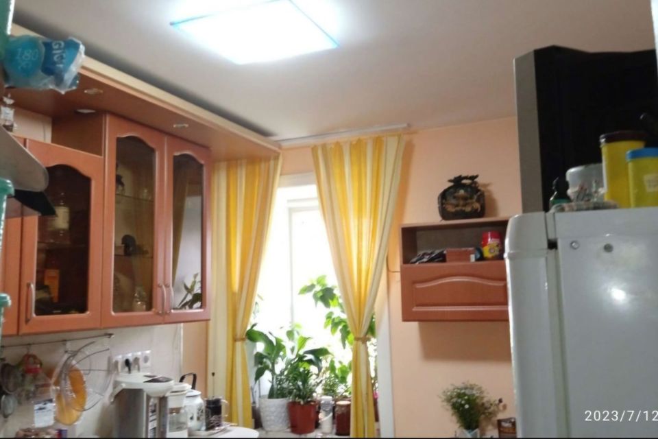 Продаётся 4-комнатная квартира, 76.1 м²