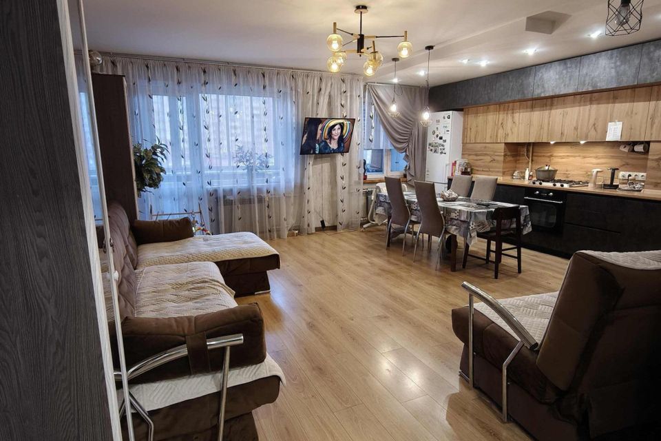 Продаётся 4-комнатная квартира, 100.7 м²