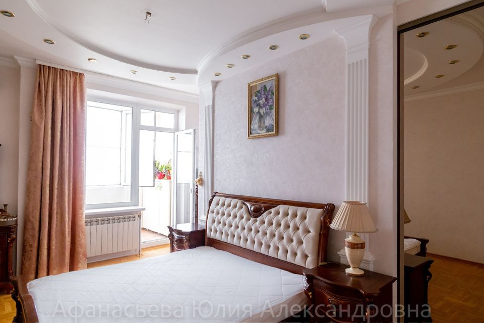 Продаётся 3-комнатная квартира, 125 м²