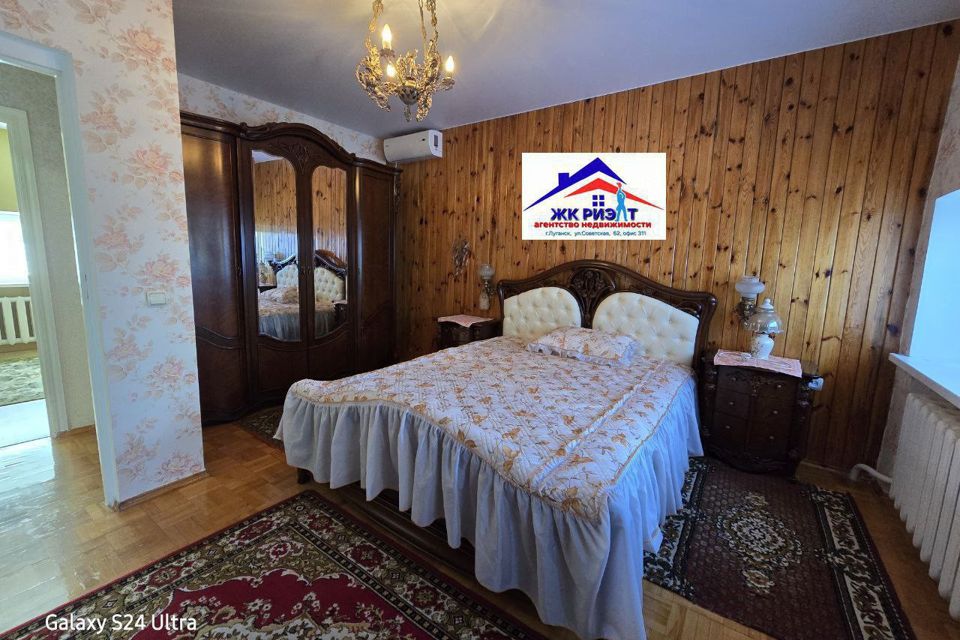 Продаётся 2-этажный дом, 268 м²