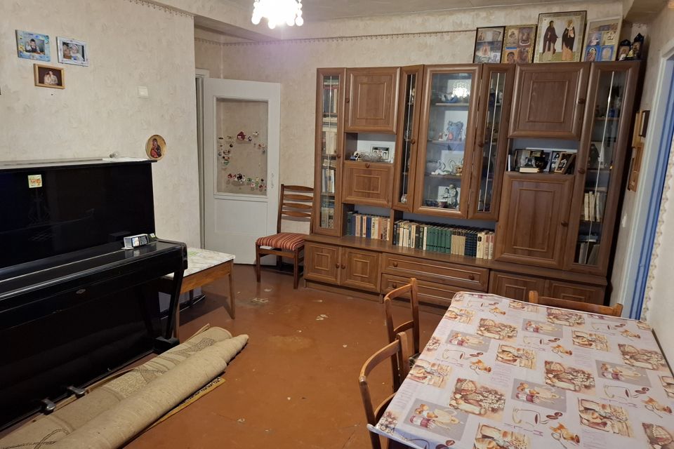 Продаётся 4-комнатная квартира, 57 м²