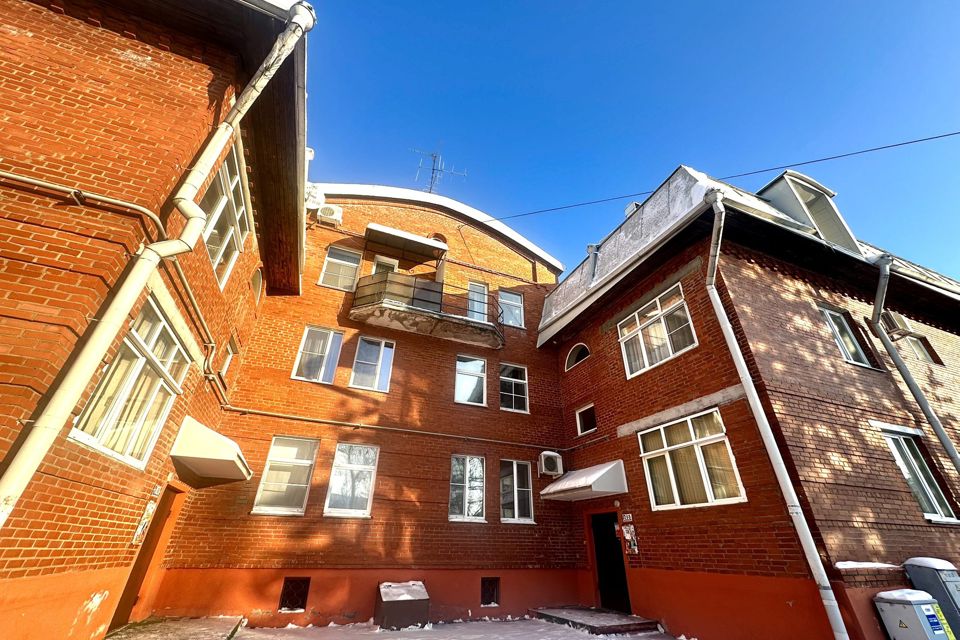 Продаётся 1-комнатная квартира, 57.3 м²