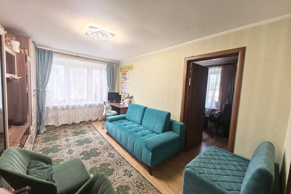 Продаётся 3-комнатная квартира, 49.3 м²