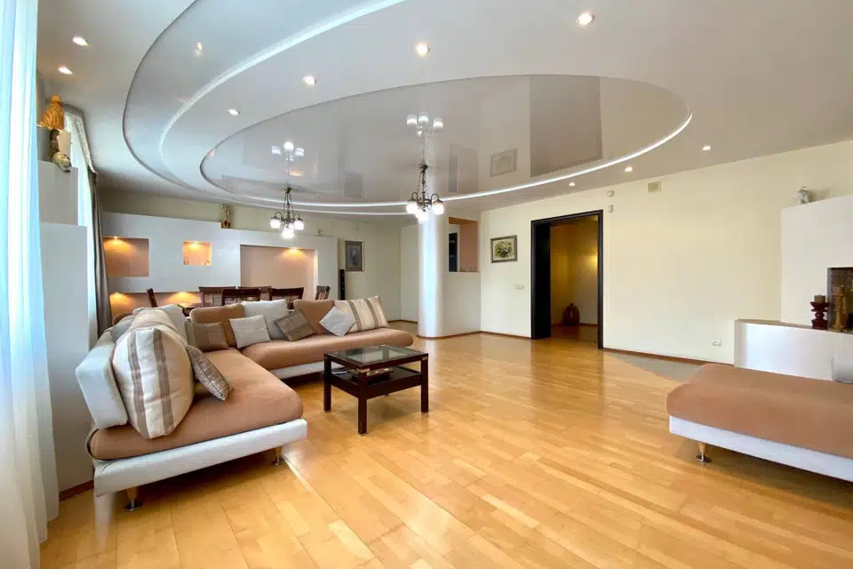 Продаётся 3-этажный дом, 332 м²