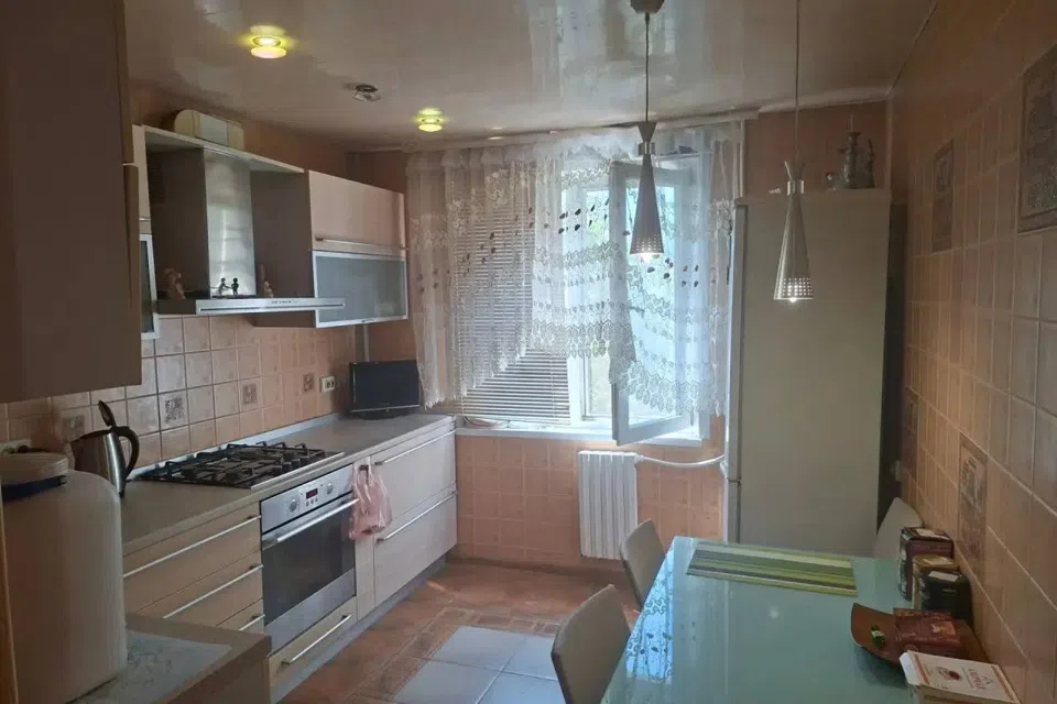 Продаётся 3-комнатная квартира, 7 м²