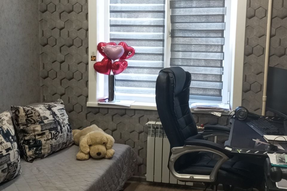 Продаётся 4-комнатная квартира, 62 м²