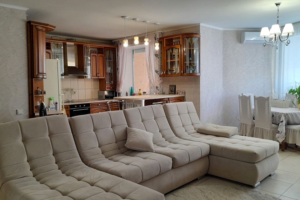 Продаётся 3-комнатная квартира, 76.7 м²