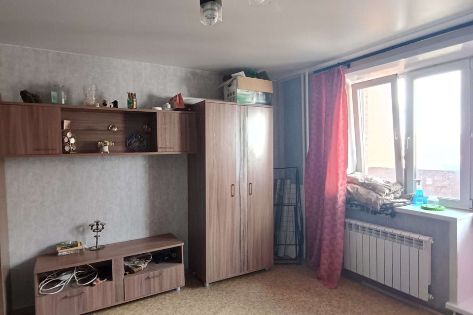 Продаётся 1-комнатная квартира, 42 м²