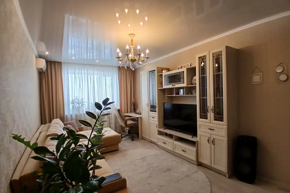 Продаётся 4-комнатная квартира, 98 м²